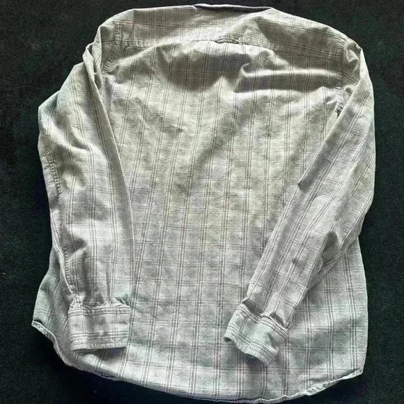 Mens long sleeve button down VINCE shirt size medium fits like a small - Picture 3 of 3